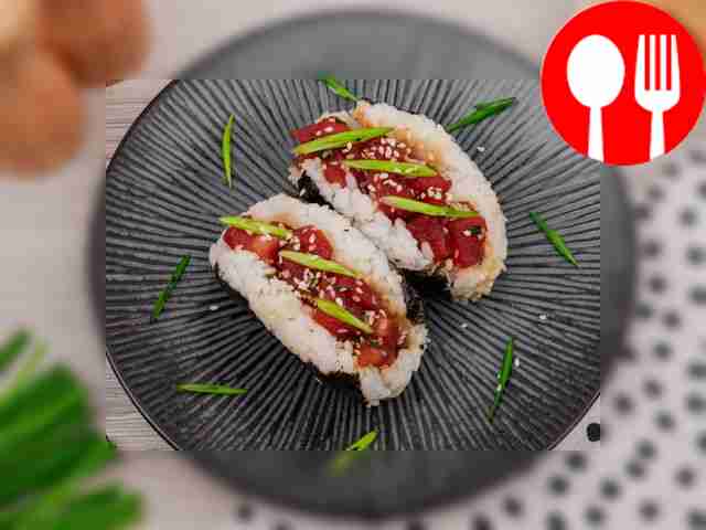 Onigiri with fresh tuna