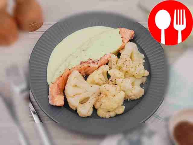 Steamed salmon with cauliflower