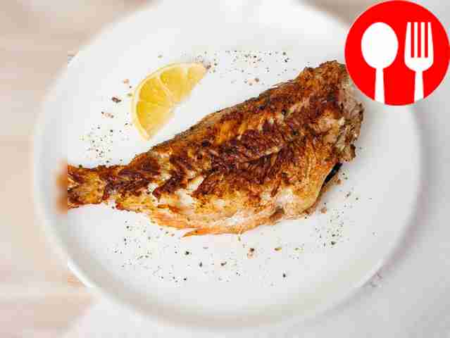 Жаренный окунь на сковороде