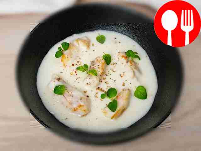 Морской окунь в сметанном соусе