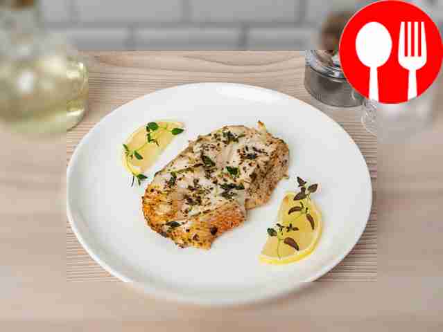 Запеченный в духовке окунь