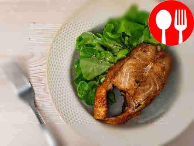 Окунь, запеченный в пряном маринаде