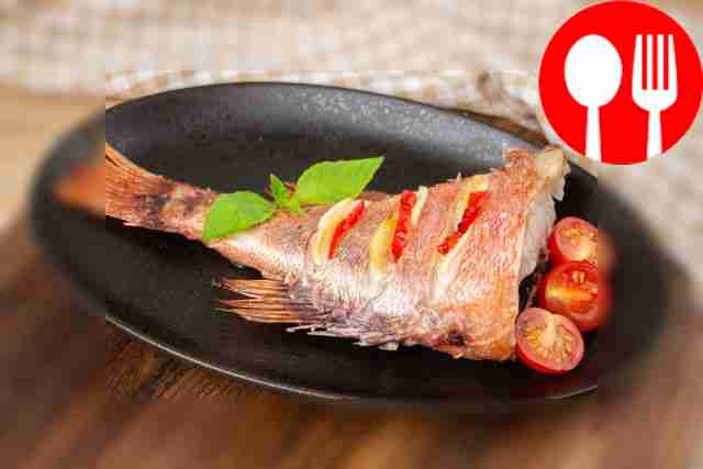 Окунь с чесноком, имбирем и перцем чили