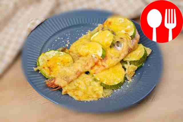 Place the finished perch with zucchini and...