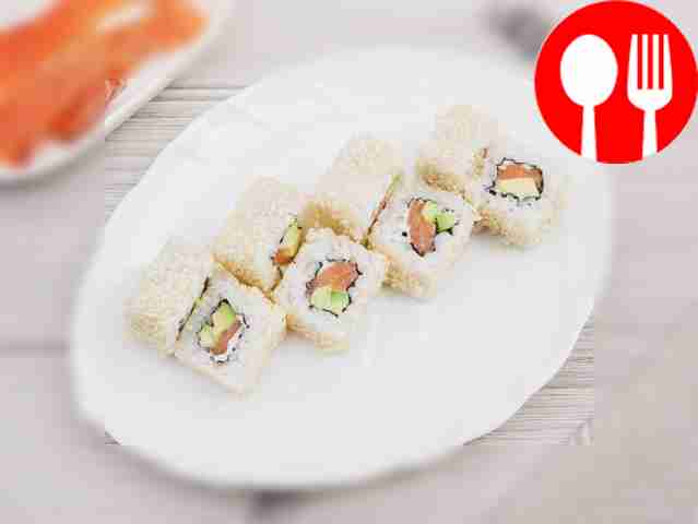 Роллы с семгой и авокадо
