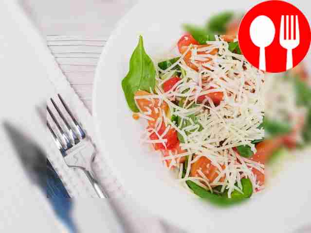 Салат с семгой и пармезаном