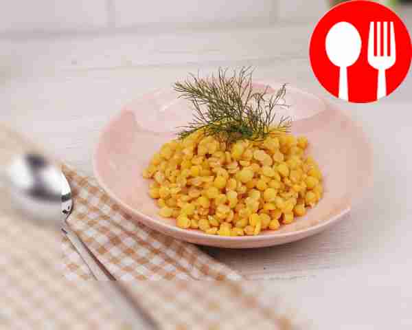 Горох в кастрюле Peas in a pan