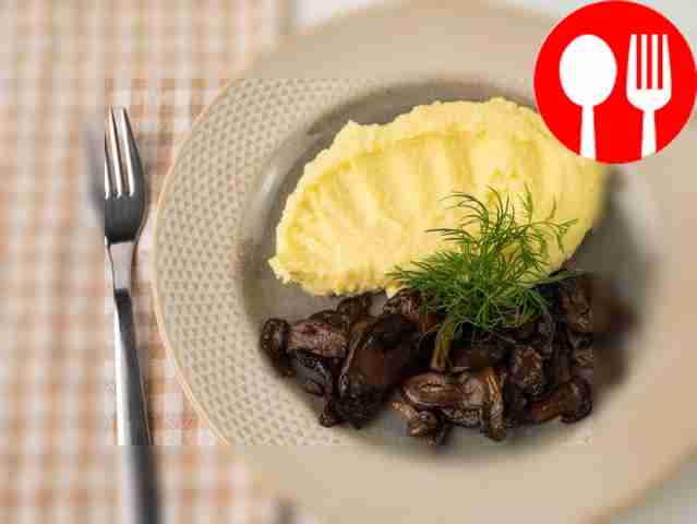 Mashed potatoes with frozen champignons