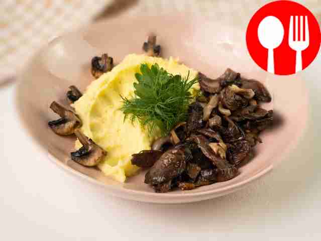 Картофельное пюре с шампиньонами и вешенками