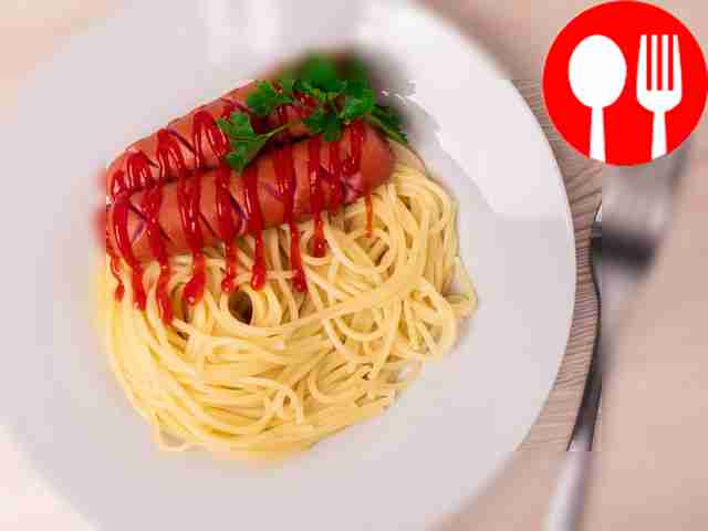 Сосиски со спагетти