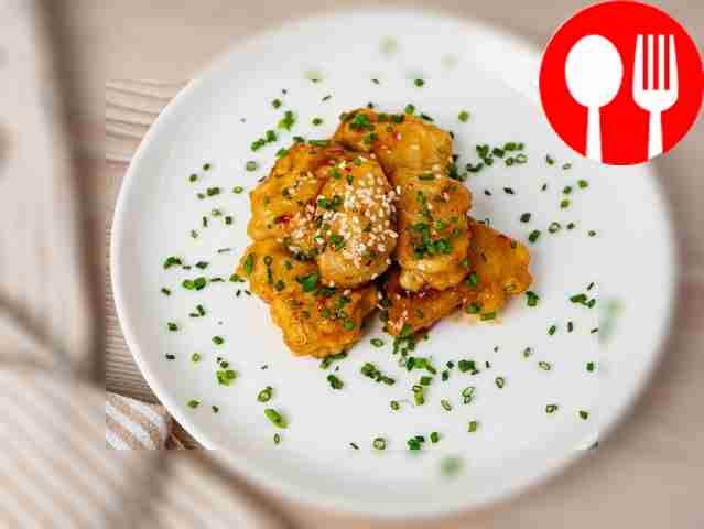 Окунь в кляре с кисло-сладким соусом