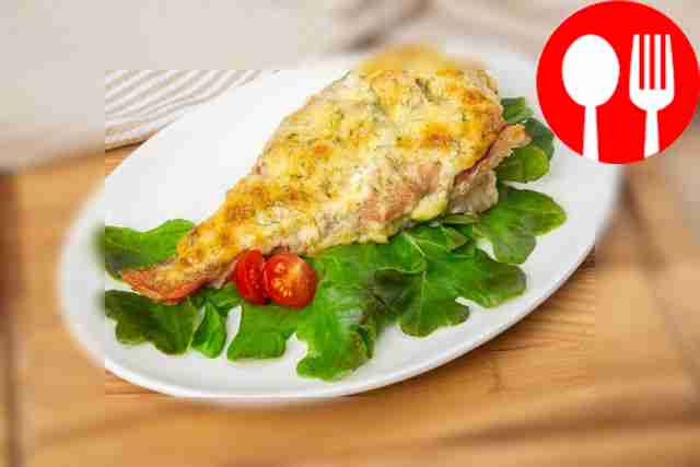 Окунь под соусом тартар и сыром