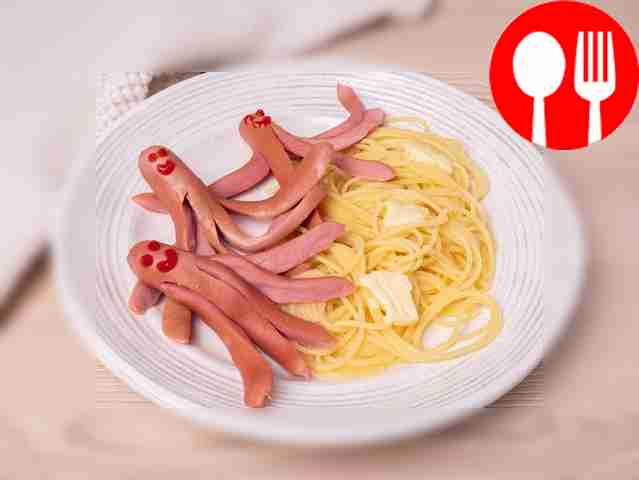 Сосиски-осьминожки со спагетти