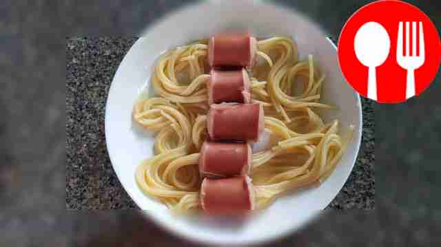 Сосиски со спагетти для детей Sausages with spaghetti for children