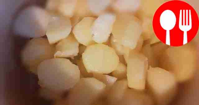 В казане разогрейте одну столовую ложку...