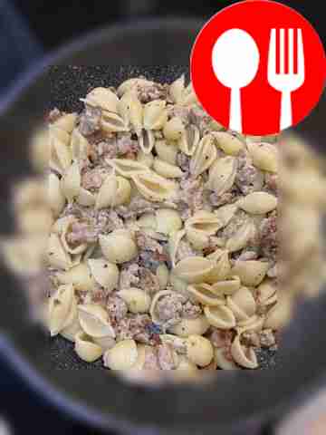 Pasta with turkey and garlic