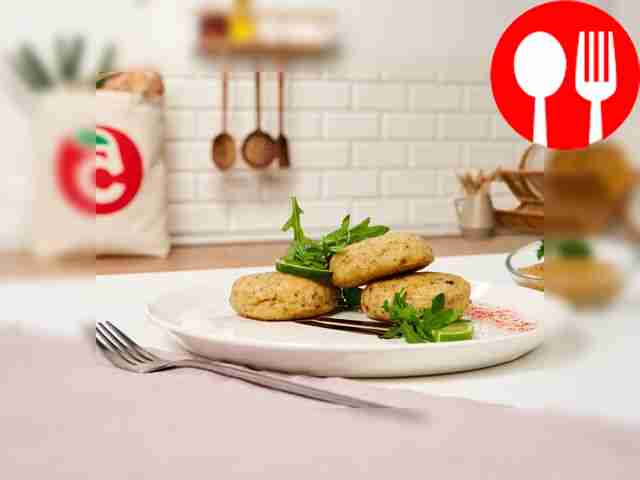 Рыбные котлеты из минтая с руколой