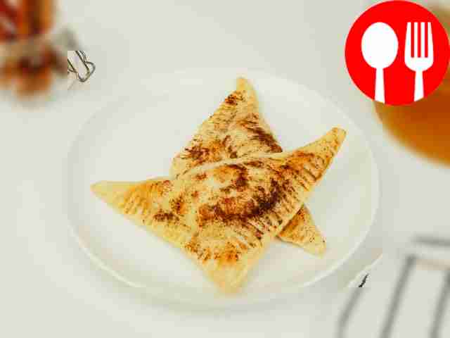 Слойка с вишней из дрожжевого теста