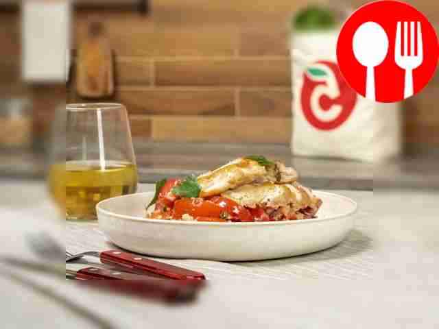 Быстрые помидоры с базиликом