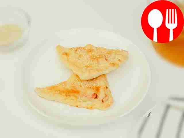 Слойка с колбасой