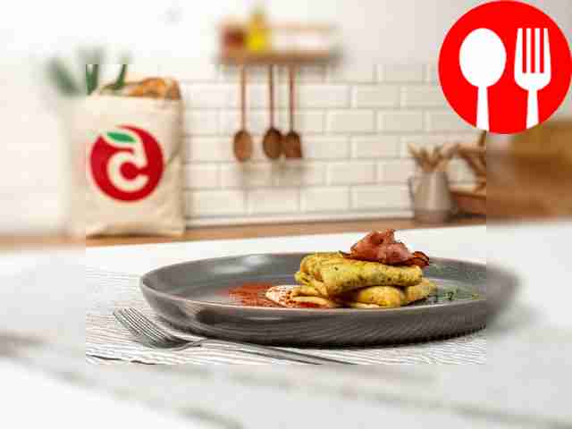 Яичные конвертики с твердым сыром