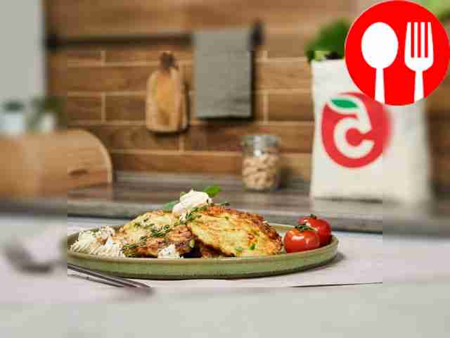 Оладьи из кабачка с чесноком и сыром