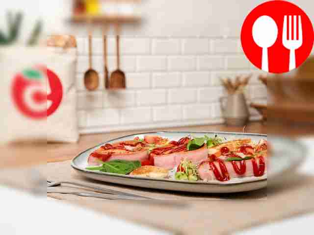 Яйцо в сосиске к завтраку