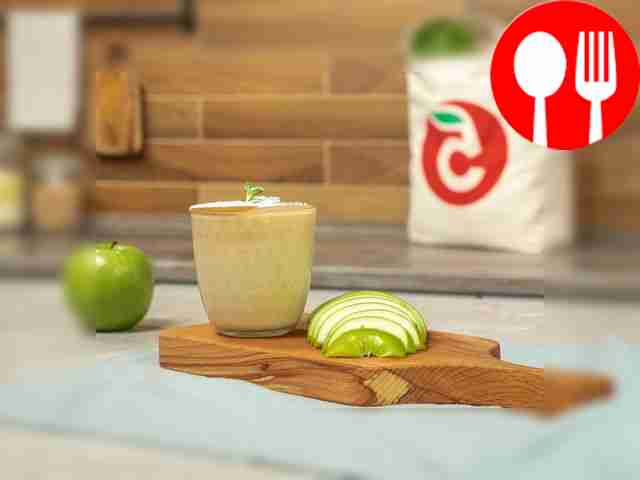 Кефирный коктейль с яблоками и медом