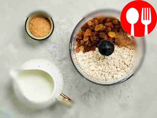 Подготовьте ингредиенты. В чашу блендера...