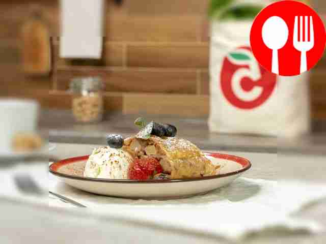 Filo dough strudel with apple and pear