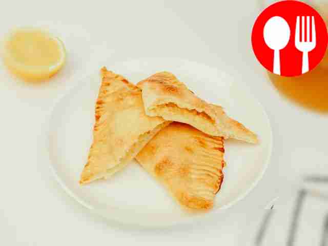 Let the puff pastries cool slightly and serve.