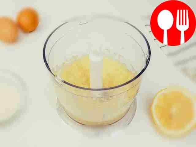 Grind the lemon and sugar until smooth.