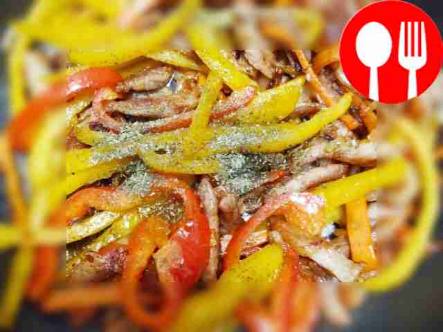 Очистите чеснок от шелухи и измельчите на...