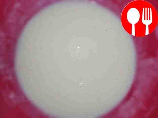 Gradually add flour to eggs, kefir and sugar,...