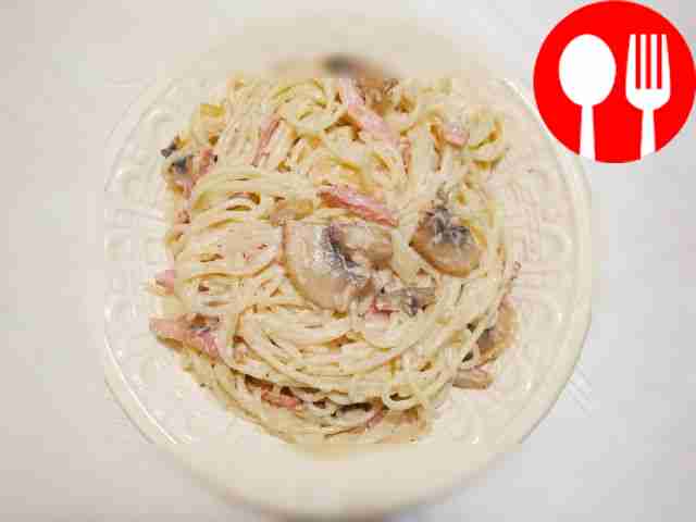 Паста карбонара на курином бульоне