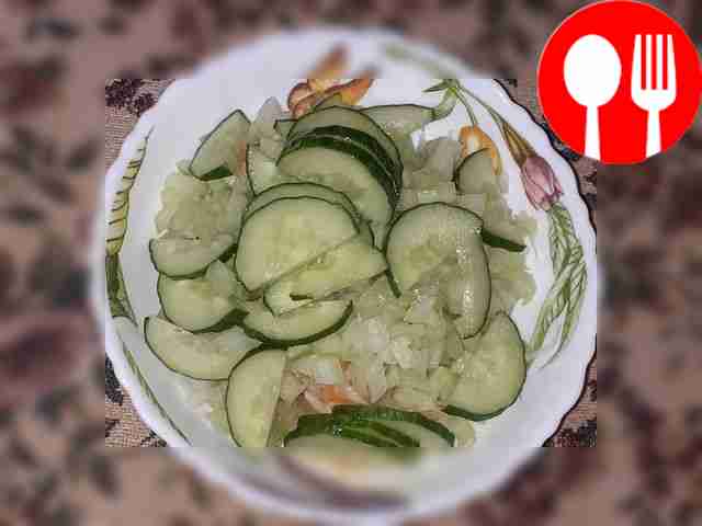 Add ingredients to sauerkraut.