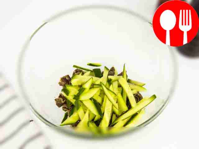 После того, как желудки готовы, охладите их и...