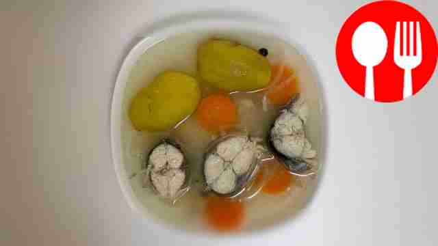 Скумбрия с бульоном