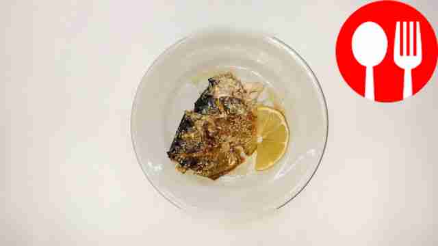 Mackerel with sesame sauce