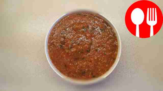 Пикантный соус сальса к хрустящей закуске