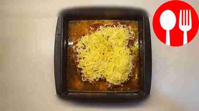 Натрите сыр крупной теркой. По истечении...