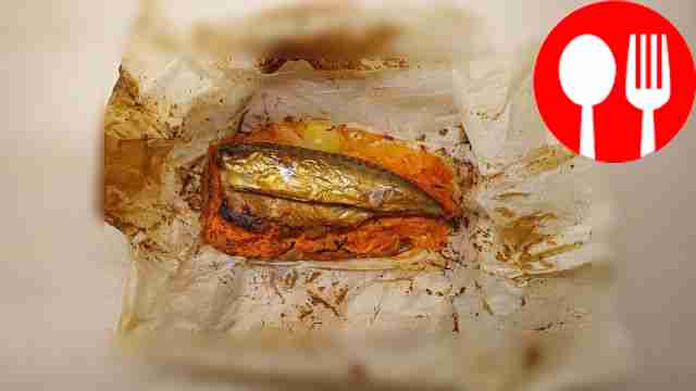 Juicy mackerel in parchment