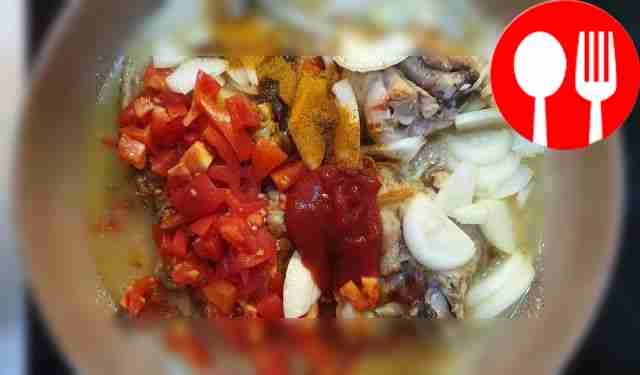 Place tomatoes, onions, tomato paste, spices,...