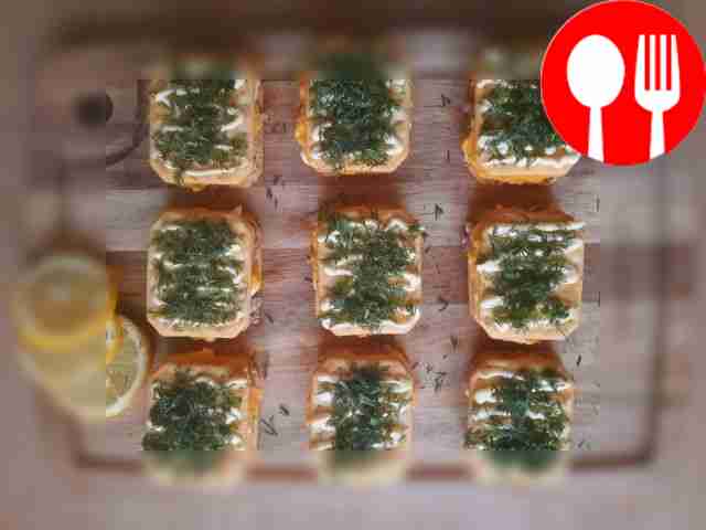 Консервированная скумбрия с крекером