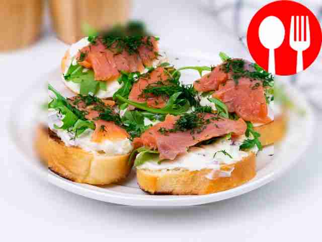 Sandwiches with trout and curd cheese
