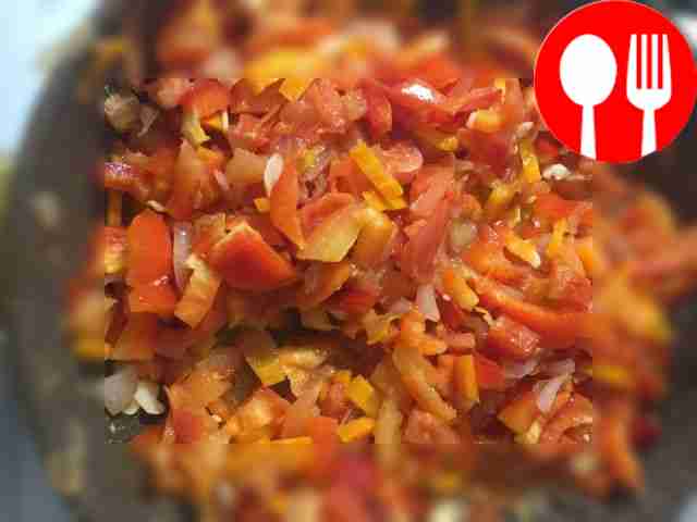 Add the pepper to the vegetables in the frying...