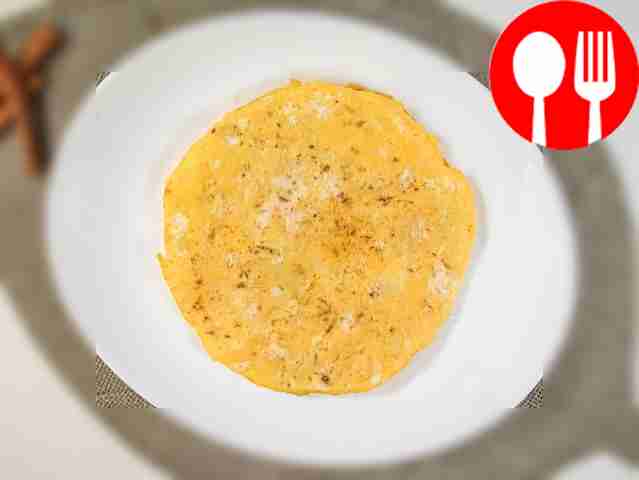 Egg sandwich with fried bananas