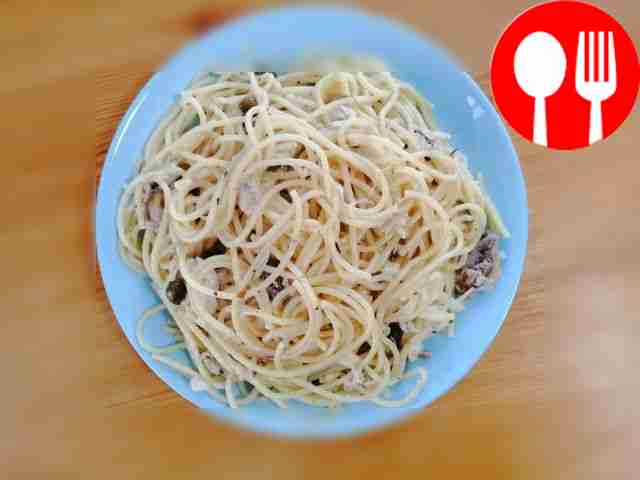 Simple spaghetti with mackerel
