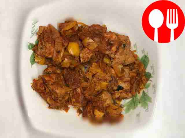 Tender mackerel with tomato sauce