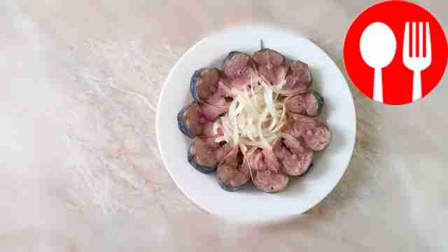 Скумбрия, маринованная с петрушкой